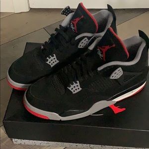 Jordan retro bred 4s